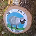 Деревянный коттедж Wooly Huts *
